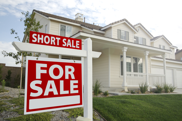 Home Buying: Understanding Short Sales, Foreclosures and Auctions Home Buying: Understanding Short Sales, Foreclosures and Auctions